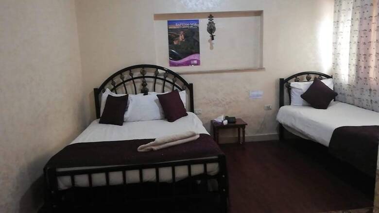 Caravan Hotel