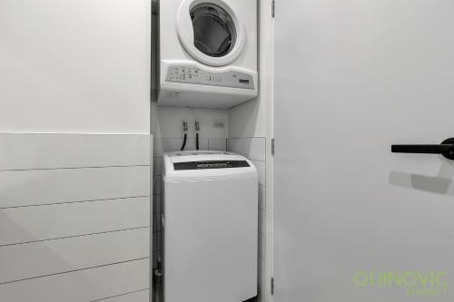 Qv Air-conditioned Apartment With Carpark (904)