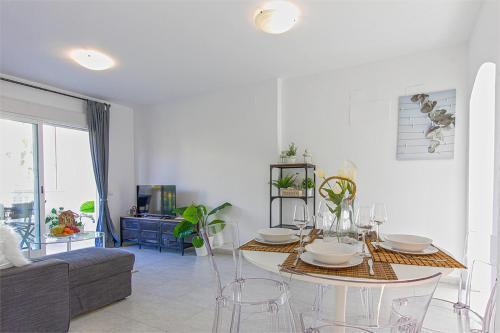 Fantastic 2-bed Apartment Close To The Sandy Beach