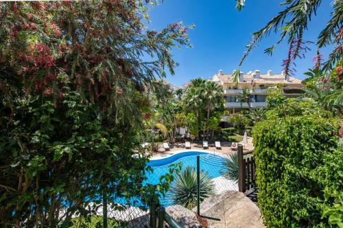 Luxury Apartment At Lomas Del Rey, Puente Romano
