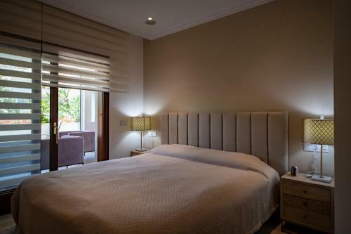 Luxury Apartment At Lomas Del Rey, Puente Romano