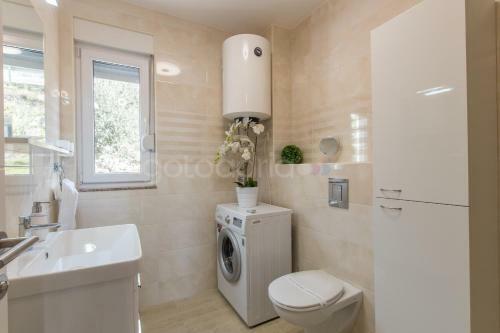 Sea View Apartments With Free Parking