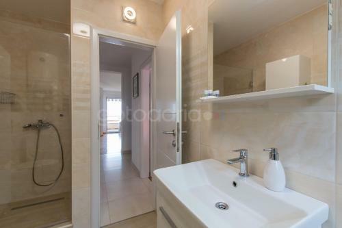 Sea View Apartments With Free Parking