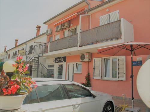 Andreas Apartment