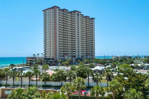 Brightly Furnished Beachfront Condominium