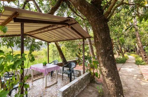 Hotel Infinity Lake View 6bhk Bungalow With Private Pool