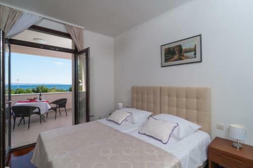 Hostal Luxury Rooms Near The Beach1
