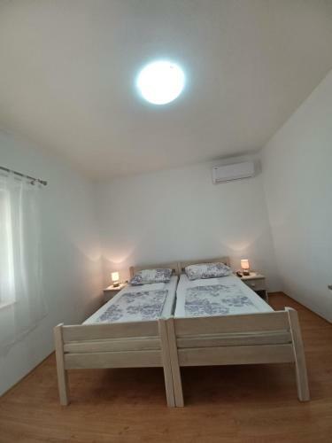 Apartment Mira