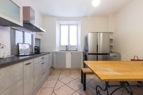 1 Bedroom Apartment In Nice Port