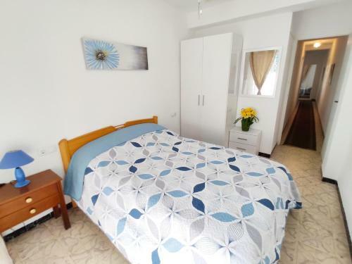 Sunny Apartment Near The Beach