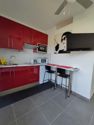 Beautiful Apartment In Residence Mare Verde