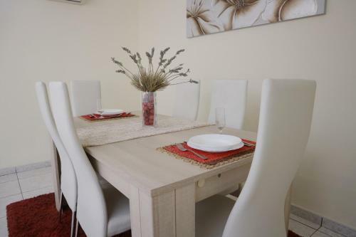 Sunny Villa Holiday Home