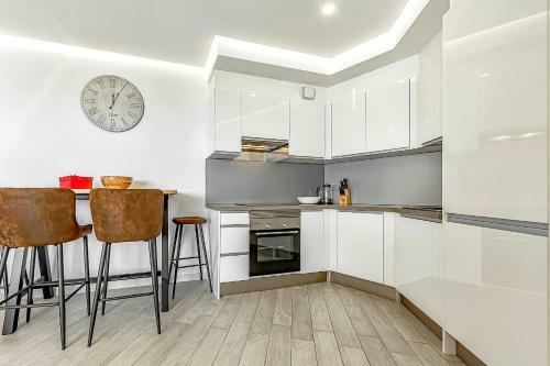 Ocean Garden Apartment With Seaview.