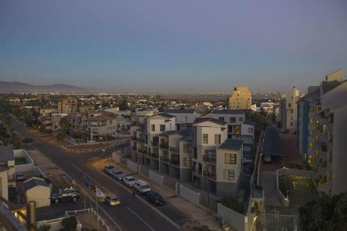 2 Bedroom Apartment With Breathtaking Views!