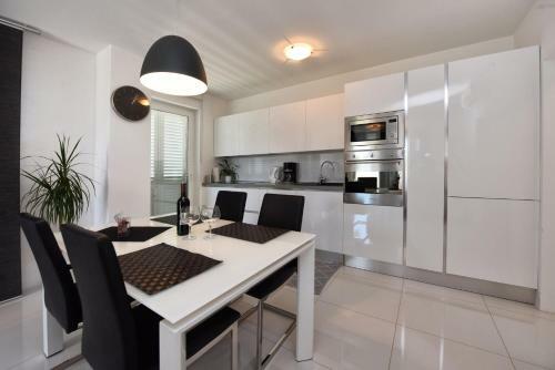 Apartment In Porec/istrien 38610