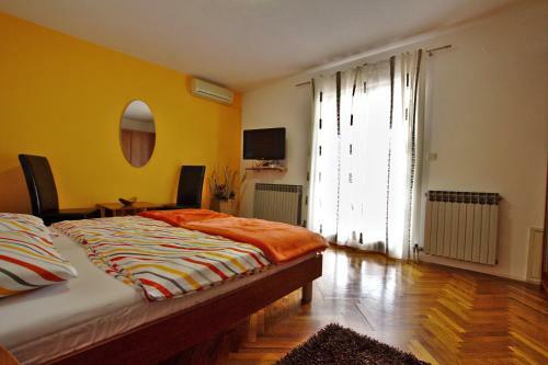 Hostal Apartments And Rooms Irena