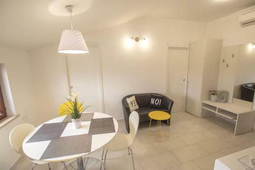 Hostal Apartments And Rooms Irena