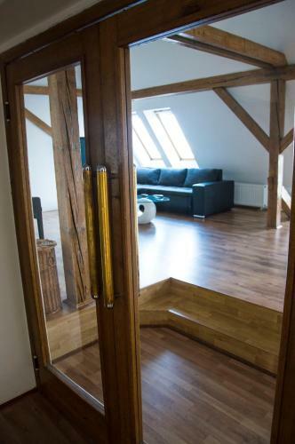 Apartamentos Designer Loft At Stodoln� Street