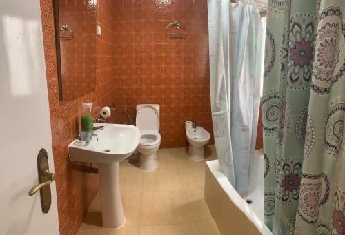 A Beautiful Spacious Two Bedroom Apartment Cb8ev