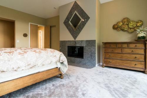 Nature Living Luxury Private Home Pristine Lake