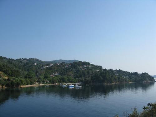 Cape Kanapitsa Hotel & Suites