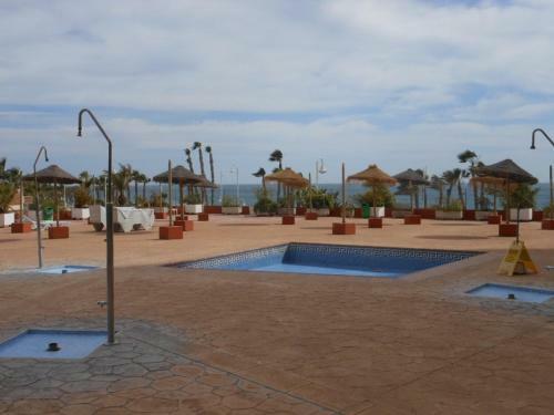 Apartment In First Row To The Sea, Almu��car