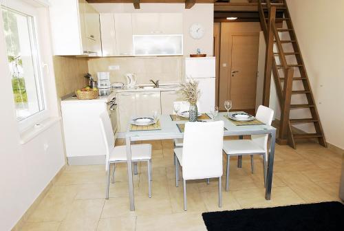 Apartments Maslina