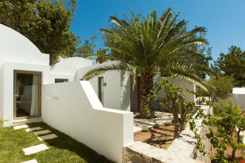 Kakkos Bay Hotel And Bungalows