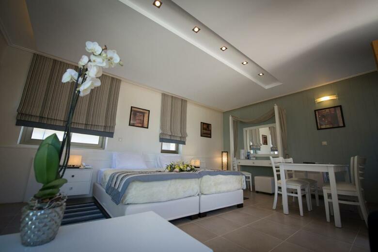 Aparthotel Mantinia Bay Hotel