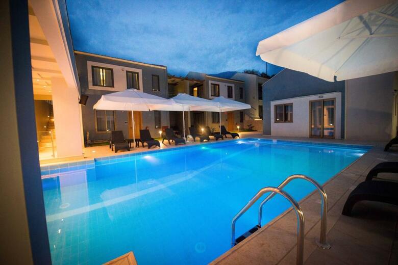 Aparthotel Mantinia Bay Hotel