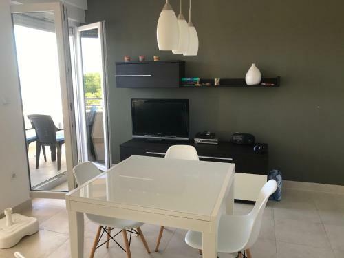 Blue Moon Residence Apartment D02 With Splendid Seaview