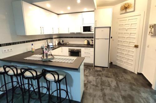 Apartamento Benalbeach Lux, Jacuzzi, 5ppl, Beachfront