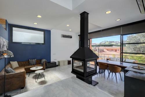 Villa In Puerto Marina With Private Pool