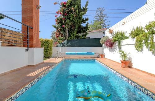 Villa In Puerto Marina With Private Pool