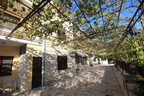 Hostal Apartments Sustic