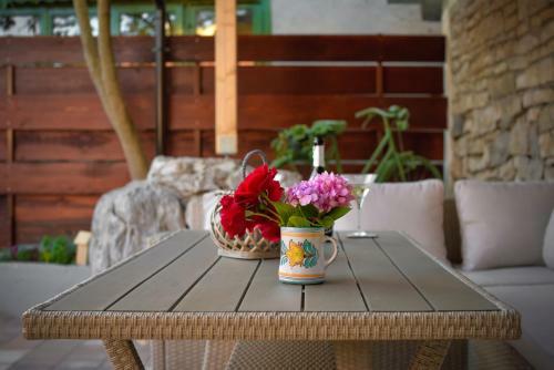 Vintage Garden Apartment