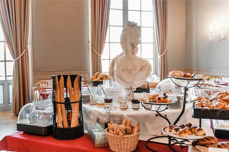 Hotel Grand De La Reine