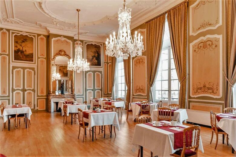 Hotel Grand De La Reine