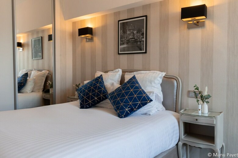 Hotel Grand De La Reine