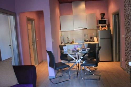 Apartments Marhela Jakov