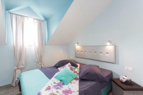 Apartments Marhela Jakov