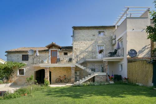 Apartment Borgo 8