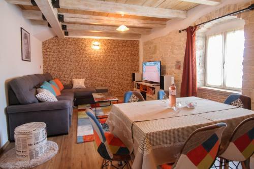 Apartment Borgo 8