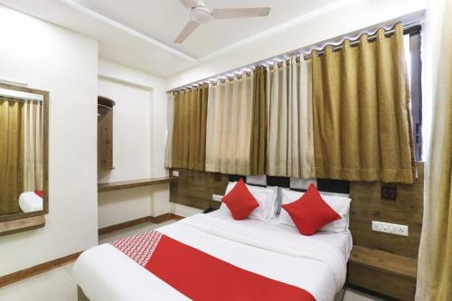 Oyo 82082 Hotel Down Town