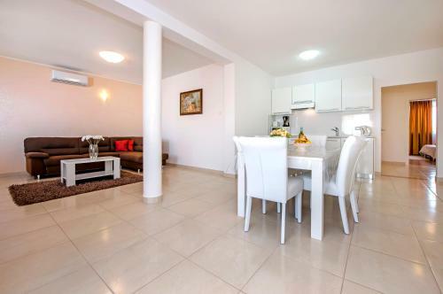Hostal Apartments And Rooms Camaiore