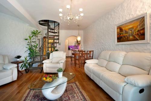 Hostal Villa Castello Rausch