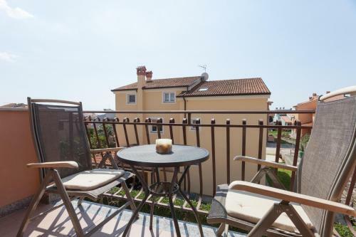 Hostal Apartments Alice