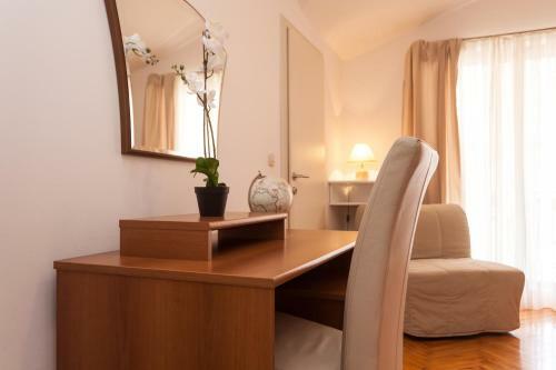Hostal Apartments Alice