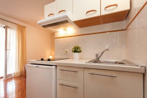 Hostal Apartments Alice