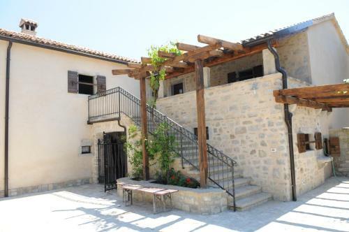 Holiday Homes Poli Svetega Antona